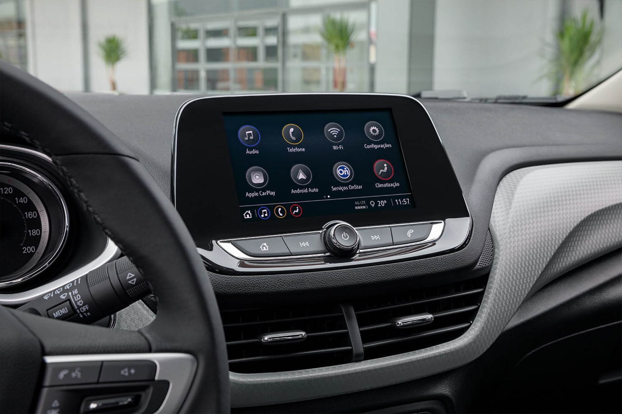Detalle de los controles en pantalla del Chevrolet Onix Turbo RS