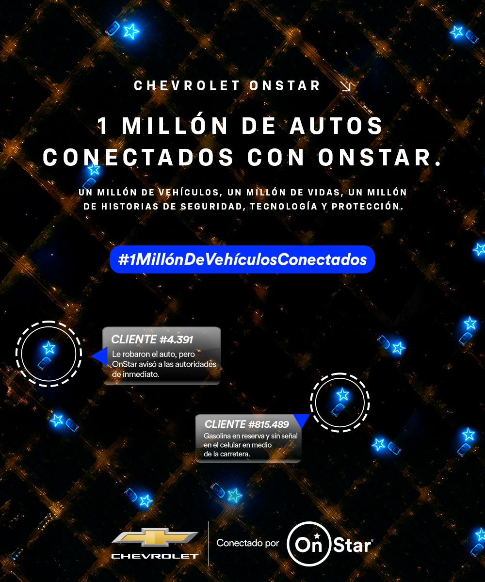Persona accediendo al servicio OnStar desde su vehículo